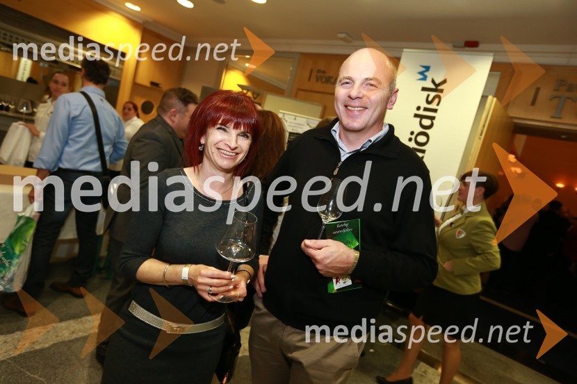  Tadeja  Vodovnik Plevnik, Kmetijsko gozdarski zavod Maribor;  Andrej Slogovič, Pomurski sejemPubeci na salonu VinDel 2015