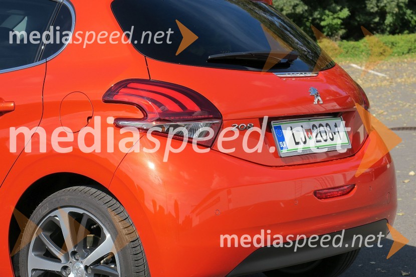 Peugeot 208 Allure 1.2 PureTech 110 Stop&StartPeugeot 208 Allure 1.2 PureTech 110 Stop&Start, mediaspeed test