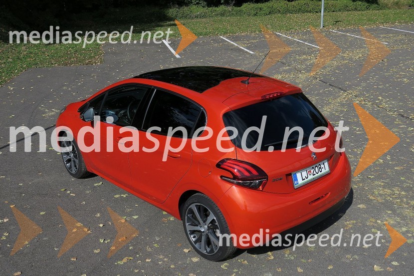 Peugeot 208 Allure 1.2 PureTech 110 Stop&StartPeugeot 208 Allure 1.2 PureTech 110 Stop&Start, mediaspeed test