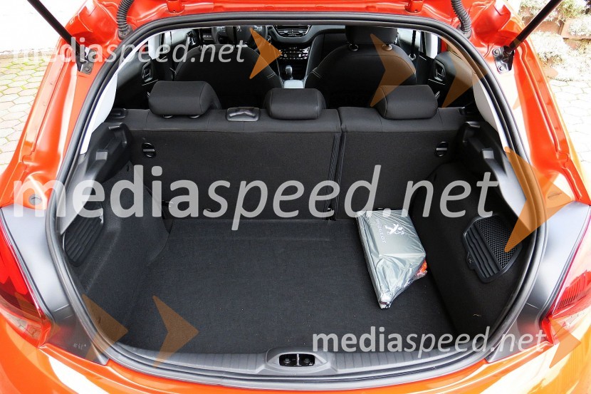 Peugeot 208 Allure 1.2 PureTech 110 Stop&Start, prtljažnik s 311 litri prostorninePeugeot 208 Allure 1.2 PureTech 110 Stop&Start, mediaspeed test