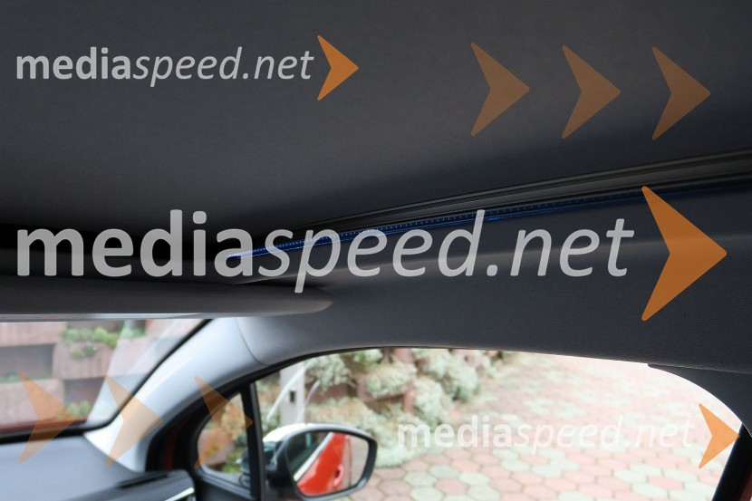 Peugeot 208 Allure 1.2 PureTech 110 Stop&Start, osvetljen strop vzdolž vodil zaslonkePeugeot 208 Allure 1.2 PureTech 110 Stop&Start, mediaspeed test