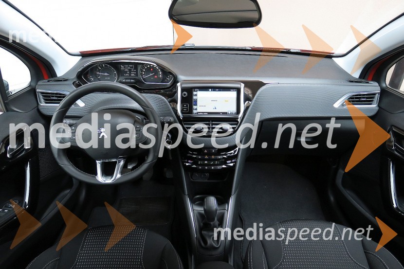 Peugeot 208 Allure 1.2 PureTech 110 Stop&Start, notranjostPeugeot 208 Allure 1.2 PureTech 110 Stop&Start, mediaspeed test