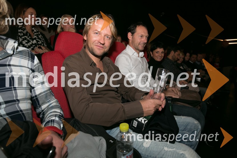  Aleš Bartol, glasbenik, Mambo Kings;  Jože Potrebuješ, skupina ČukiSvečana premiera Spectre v Cineplexxu Kranj