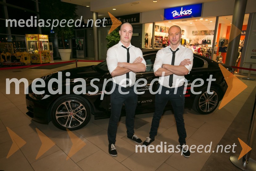  Blaž Slanič, F&B Acrobatics;  Filip Kržišnik, F&B AcrobaticsSvečana premiera Spectre v Cineplexxu Kranj