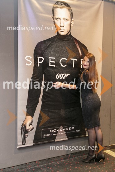 Nika Frece, pomočnica programskega direktorja Cineplexx SlovenijaSvečana premiera Spectre v Cineplexxu Kranj