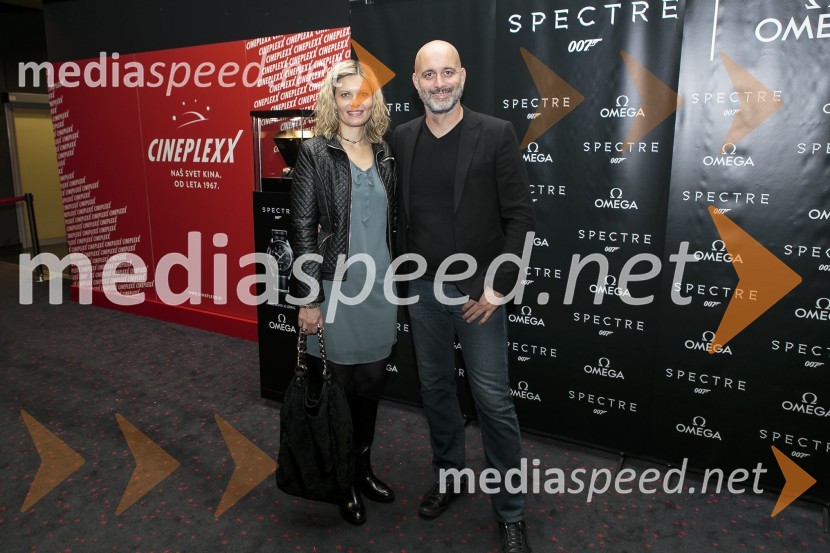  Špela Bravničar;  Aleš Bravničar, fotografSvečana premiera Spectre v Cineplexxu Kranj