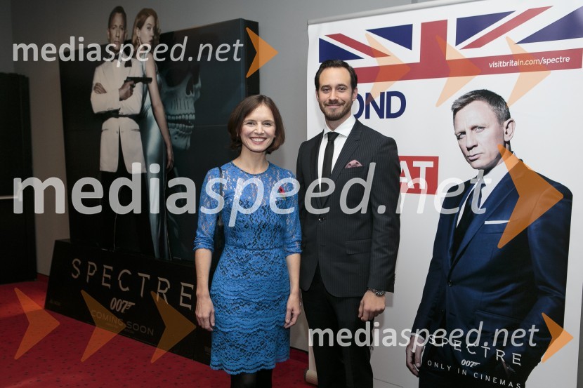  Sophie Honey, veleposlanica Združenega kraljestva Velika Britanija in Severna Irska v Republiki Sloveniji;  Miha Rodman, igralecSvečana premiera Spectre v Cineplexxu Kranj