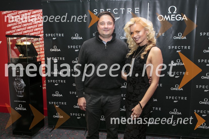  Boštjan Trilar, župan občine Kranj;  Nadiya  Bychkova, plesalka, manekenkaSvečana premiera Spectre v Cineplexxu Kranj
