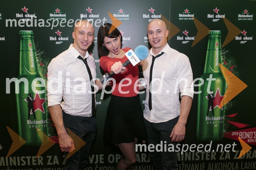  Filip Kržišnik, F&B Acrobatics;  Kaja Flisar, novinarka, Planet TV;  Blaž Slanič, F&B AcrobaticsSvečana premiera Spectre v Cineplexxu Kranj