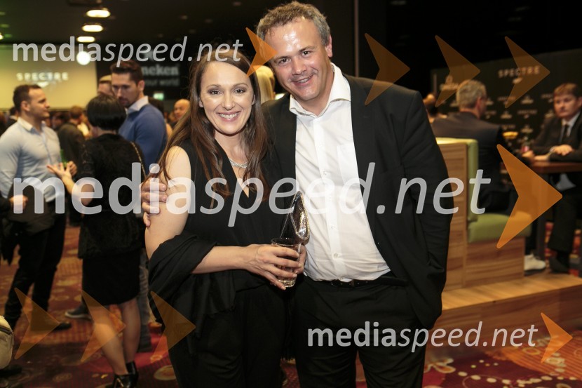  Nina Hočevar, marketing Cineplexx;  Wolfgang Kreuhsler, operation manager CineplexxSvečana premiera Spectre v Cineplexxu Kranj