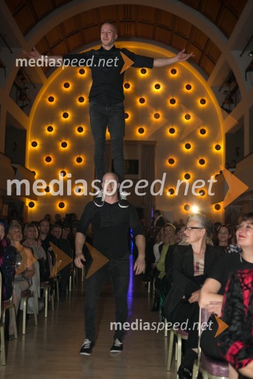  Filip Kržišnik, F&B Acrobatics;  Blaž Slanič, F&B AcrobaticsFemme Fatale 2015 je Nuška Drašček