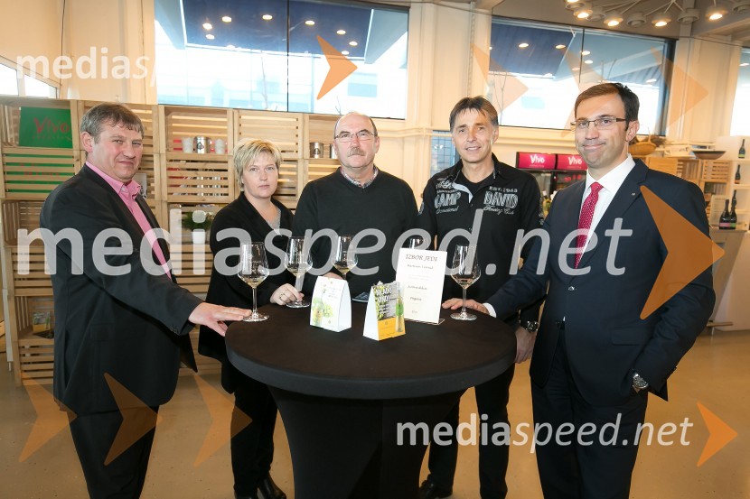  ... ;  ... ;  Marko Zabavnik, P&F Jeruzalem;  Bogdan  Krajnc, prodajni zastopnik P&F Jeruzalem;  ... Martinovanje z vinsko kletjo P&F Jeruzalem