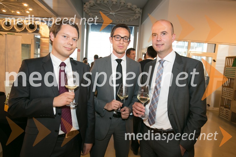  Mitja Podpečan, odvetniška pisarna Jadek & Pensa;  Borut Leskovec, odvetniška pisarna Jadek & Pensa;  Mitja Herga, direktor P&F Jeruzalem OrmožMartinovanje z vinsko kletjo P&F Jeruzalem