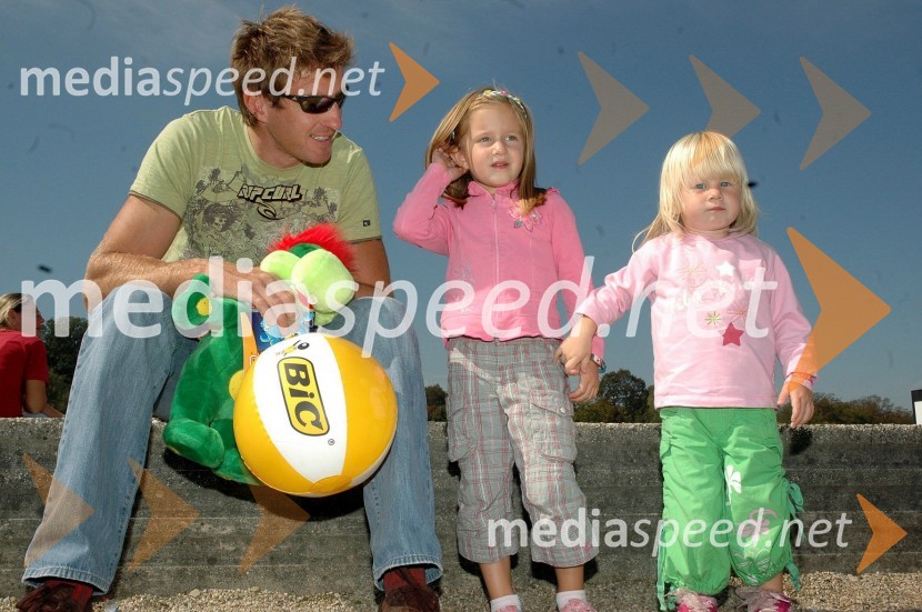 Veslač Iztok Čop s hčerkama Ruby in Amber
Srce športa - dan fairplaya