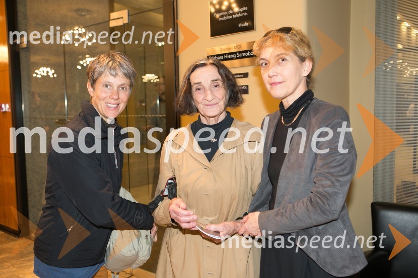 Nataša Ralijan, igralka, voditeljica;  Ivanka Mežan, igralka;  Barbara Hieng Samobor, direktorica MGLSamorastniki, premiera predstave MGL