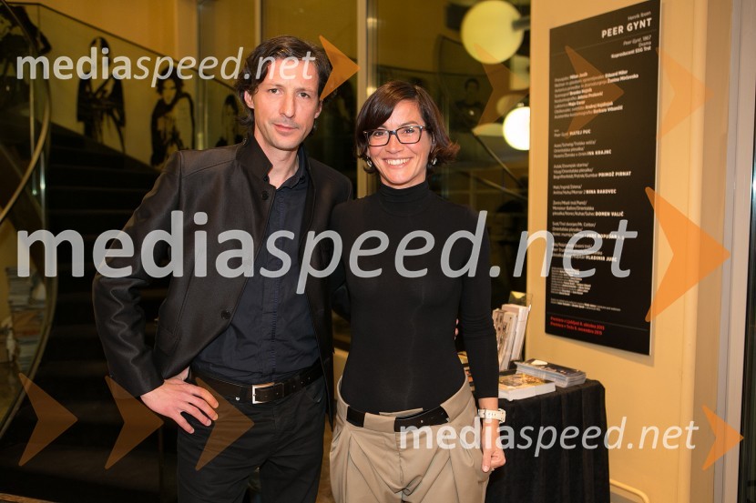  Boštjan Narat, glasbenik;  Simona  Belle, služba za stike z javnostmi MGLSamorastniki, premiera predstave MGL