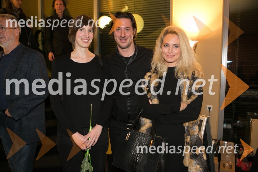  Eva Nina  Lampič, režiserka;  ... ;  ... Samorastniki, premiera predstave MGL