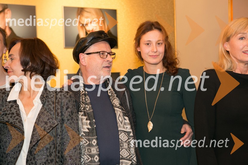  Mirjam Korbar, igralka;  Janez Starina, igralec;  Anja Drnovšek, igralkaSamorastniki, premiera predstave MGL