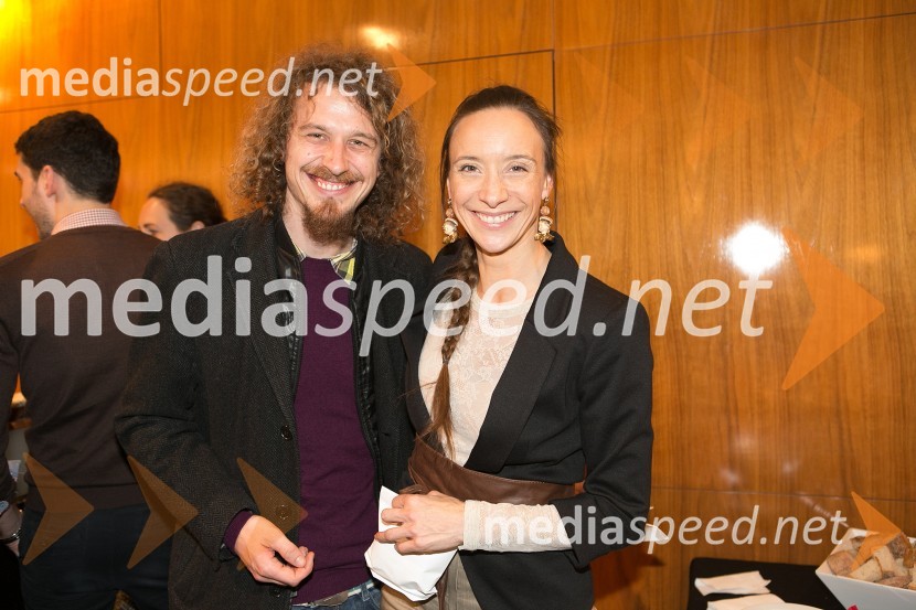  Dani  Modrej, scenograf;  Mojca Funkl, igralkaSamorastniki, premiera predstave MGL