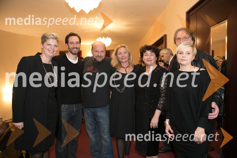  Mirjam Drnovšček, direktorica Prešernovega gledališča Kranj;  Miha Rodman, igralec;  Peter Musevski, igralec;  Vesna  Slapar, igralka; mag. Julijana Bizjak Mlakar, ministrica za kulturo;  Vinko Möderndorfer, režiser;  Vesna  Jevnikar, igralkaMali nočni kvartet, premiera PGK