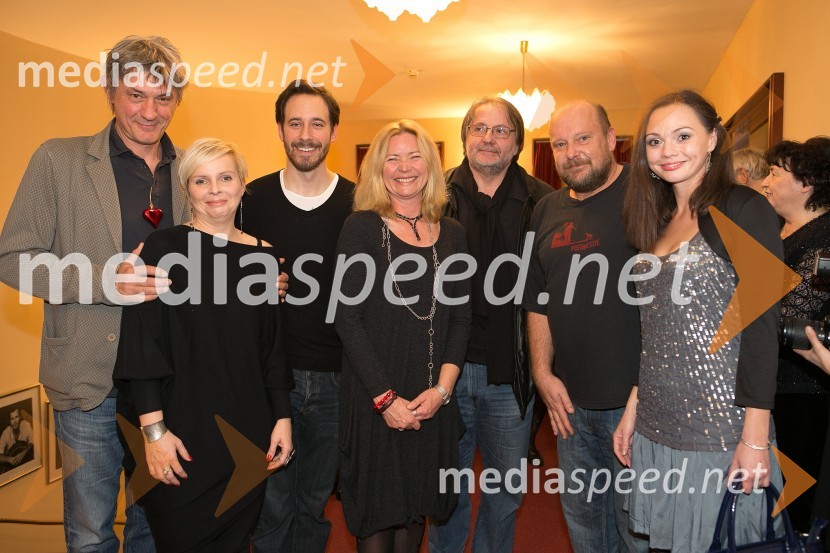  ... ;  Vesna  Jevnikar, igralka;  Miha Rodman, igralec;  Vesna  Slapar, igralka;  Vinko Möderndorfer, režiser;  Peter Musevski, igralec;  Judita Polak, šepetalkaMali nočni kvartet, premiera PGK