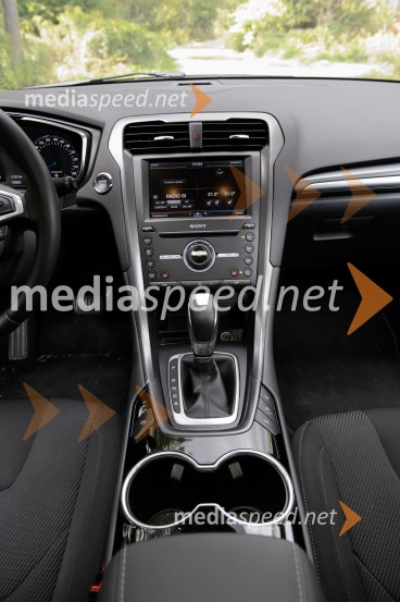 Ford Mondeo Karavan 2.0 TDCi Powershift Titanium, notranjostFord Mondeo Karavan 2.0 TDCi Powershift Titanium, mediaspeed test