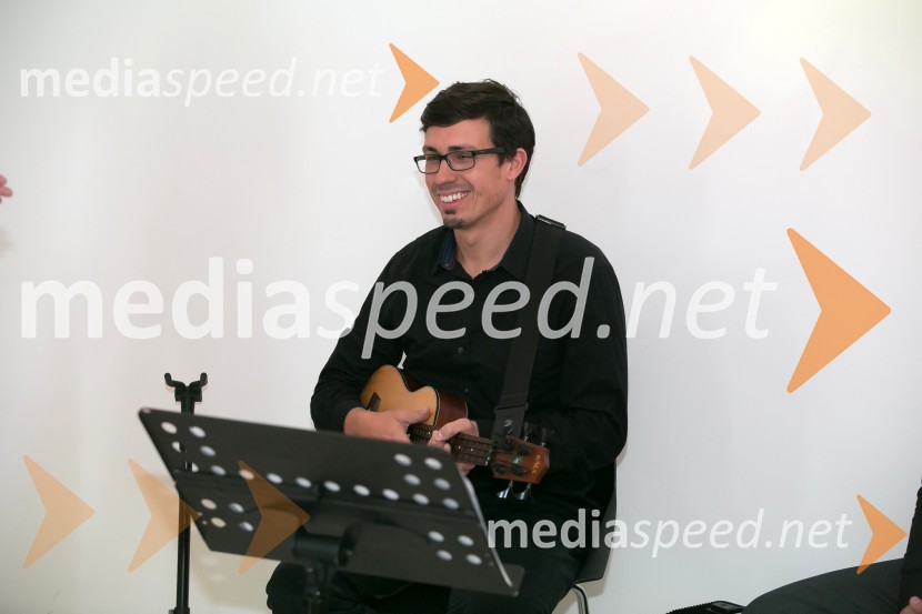  Andrej  Hočevar, glasbenikŽarki za srce, predstavitev nove plošče Katrinas