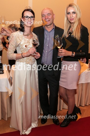  Sandra Vučko, Vinska kraljica Slovenije 2015;  Danilo Šoster, vodja prodaje za gostinstvo, P&F Jeruzalem ;  Sonja  Erčulj, vodja marketinga P&F Jeruzalem18. Slovenski festival vin 2015