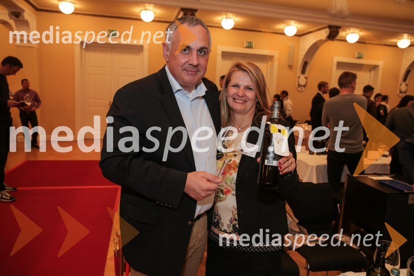 Samo Kupljen, direktor, Bauhaus d. d. Slovenija;  Lidija  Kupljen, Vino Kupljen Jeruzalem18. Slovenski festival vin 2015