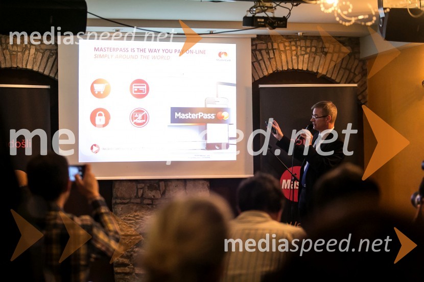  Brian  Morris, vodja razvoja novih plačilnih sredstevMasterCard, novinarsko srečanje