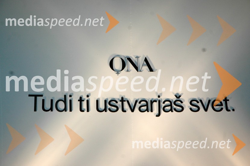 Izbor za Onino družbenokritično majicoIzbor za Onino družbenokritično majico