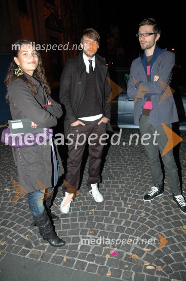 Aljoša Bagola, kreativni direktor agencije Pristop s punco in Marko Bauer, soavtor zmagovalne majiceIzbor za Onino družbenokritično majico