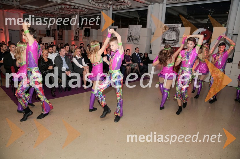 Plesalci plesnega kluba BriljantinaZmagovalec natečaja KD Skladov Vse je mogoče je ekipa ZoicBar