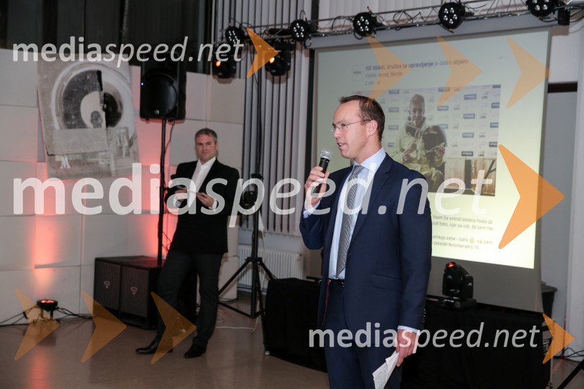  Luka Podlogar, predsednik uprave KD Skladi d.o.o.Zmagovalec natečaja KD Skladov Vse je mogoče je ekipa ZoicBar