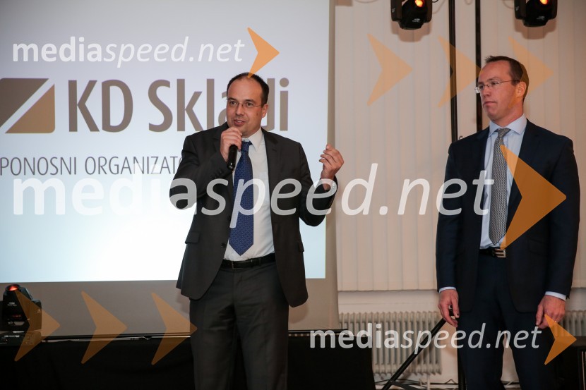  Leo  Oblak, predsednik uprave Infonet media d.d.;  Luka Podlogar, predsednik uprave KD Skladi d.o.o.Zmagovalec natečaja KD Skladov Vse je mogoče je ekipa ZoicBar