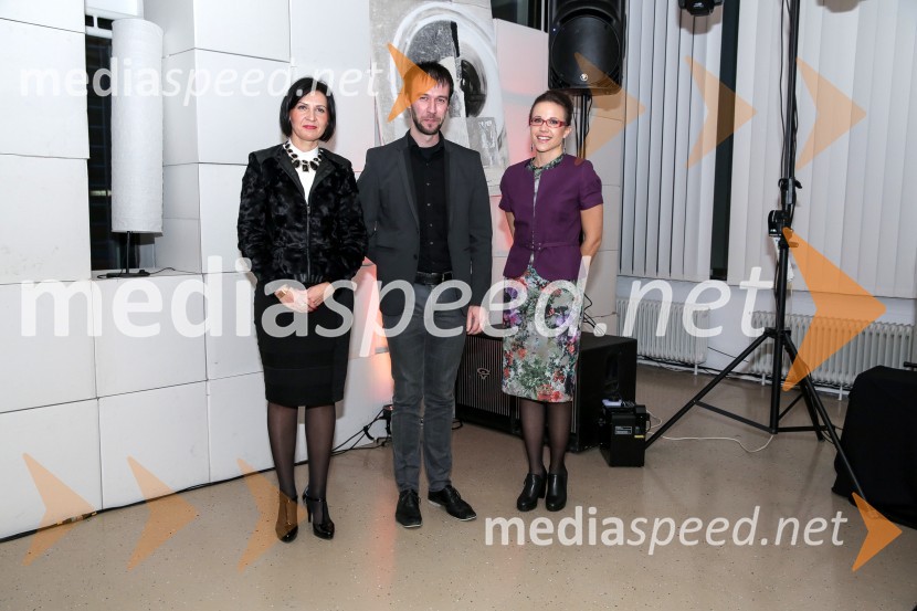  Tanja Skaza, direktorica, Plastika Skaza;  Rok Capuder, vodja Zavoda 404;  Katarina B. Volčič, soproga Bineta VolčičaZmagovalec natečaja KD Skladov Vse je mogoče je ekipa ZoicBar