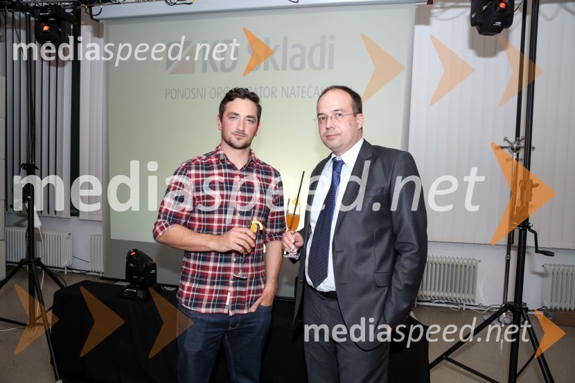  Jan Kok, ekipa ZoicBar;  Leo  Oblak, predsednik uprave Infonet media d.d.Zmagovalec natečaja KD Skladov Vse je mogoče je ekipa ZoicBar