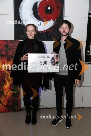 Prejemnika posebne nagrade za drznost AS arhitekturnega izzivaZmagovalec natečaja KD Skladov Vse je mogoče je ekipa ZoicBar