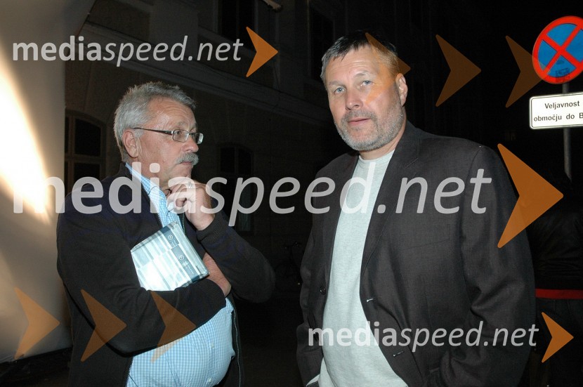 Marjan Bauer, urednik Slovenskih Novic in Bojan Požar, glavni in odgovorni urednik spletnega časopisa Požar reportIzbor za Onino družbenokritično majico