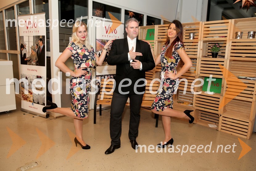  ... ;  Miha Deželak, novinar;  ... Zmagovalec natečaja KD Skladov Vse je mogoče je ekipa ZoicBar