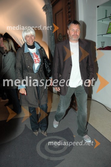 Barbra Drnač, plesna novinarka in urednica oddaje Parada plesa in Bojan Požar, glavni in odgovorni urednik spletnega časopisa Požar reportIzbor za Onino družbenokritično majico