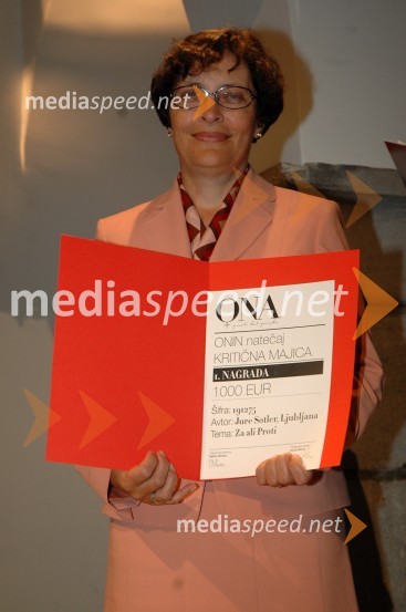 Zdenka Čebašek Travnik, varuhinja človekovih pravicIzbor za Onino družbenokritično majico