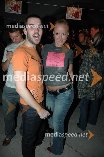 Anžej Dežan, pevec in novinar in Ota Roš, Radio AntenaIzbor za Onino družbenokritično majico