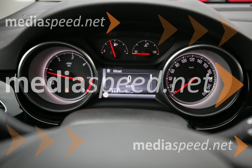 Nova Opel Astra, slovenska predstavitev