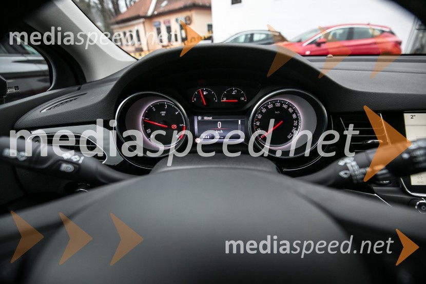 Nova Opel Astra, slovenska predstavitev