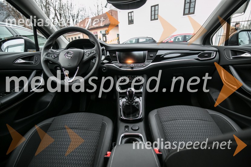 Nova Opel Astra, slovenska predstavitev