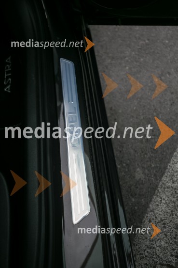 Nova Opel Astra, slovenska predstavitev
