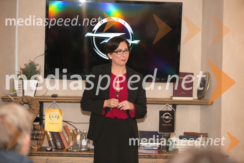 Milica Kopanja Šircelj, vodja odnosov z javnostmi, Opel SlovenijaNova Opel Astra, slovenska predstavitev