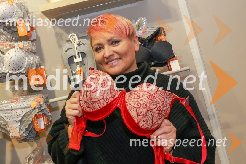  Natalija Kolšek, pevkaNova prodajalna Lisca na Ptuju navdušuje s sodobnostjo