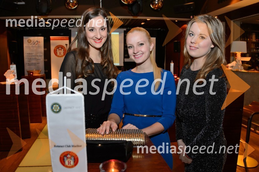  Sara Nikolić, članica, Rotaract klub Maribor;  Nina Golob Žvajker, podpredsednica, Rotaract klub Maribor;  ... 8. dobrodelna večerja Rotaract Maribor